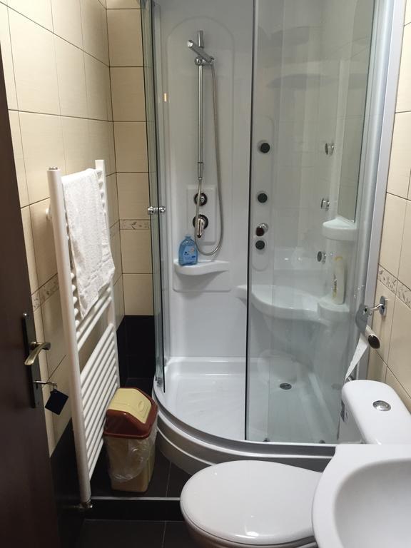 Vila La Izvor Petresti Zewnętrze zdjęcie