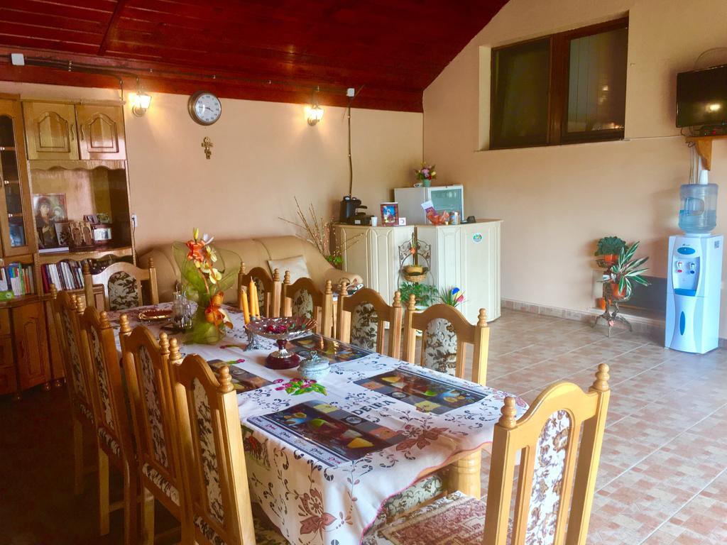 Vila La Izvor Petresti Zewnętrze zdjęcie